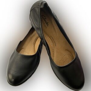 Clarks Collection women’s flat’s ultimate comfort leather